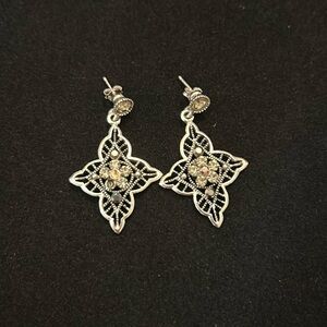 NF925 Elegant Sterling Silver Filigree Earrings. Missing two stone.